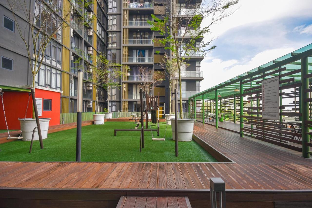Cube 8Teens By Nest Home Johor Bahru Dış mekan fotoğraf