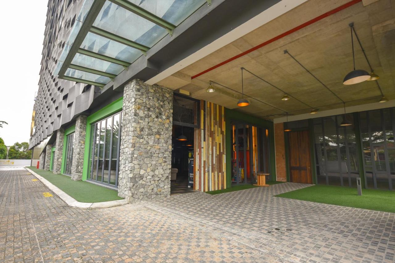 Cube 8Teens By Nest Home Johor Bahru Dış mekan fotoğraf